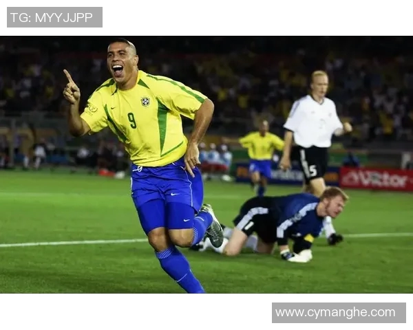 足球场上遭踢骨折重伤的传奇球星揭秘及其复出之路